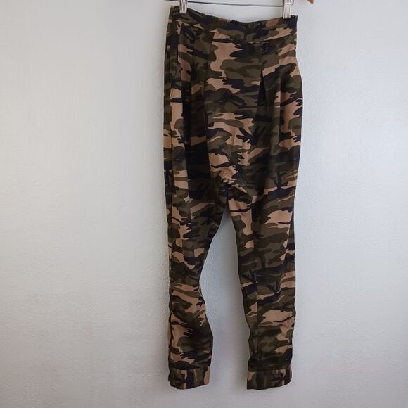 Hot and delicious camo drop crotch Jogger size S - Picture 2 of 7